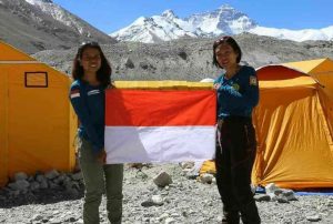 2 Pendaki Wanita Indonesia Daki Puncak Everest