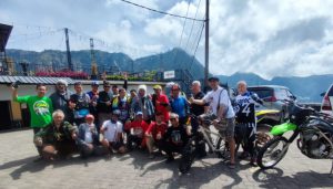 Arek Lawas Pembalap Suroboyo Ngetrail Gunung Bromo
