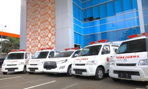 Grup Astra Serahkan 5 Unit Ambulans Ke BNPB