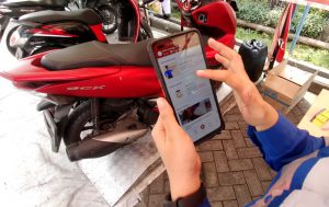 Pemenang Undian Brompit Bombastis Raih Motor Gratis