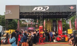 Ribuan Orang Serbu Booth Ban FDR di Honda Bikers Day Malang