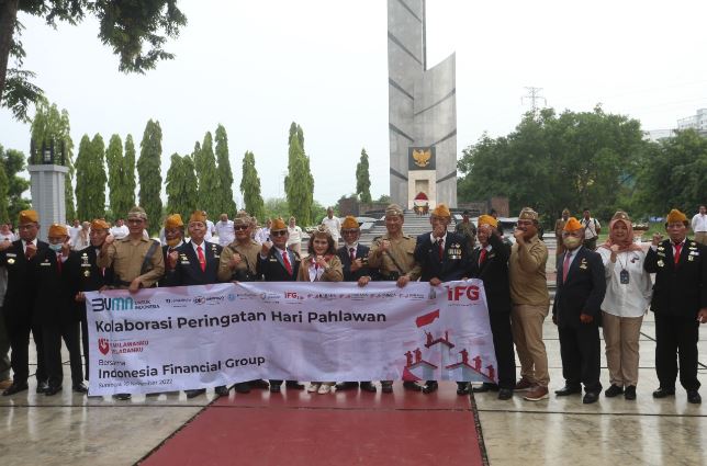 Peringati Hari Pahlawan, Generasi Milenial IFG di Jawa Timur Gelar Bakti untuk Veteran di Surabaya