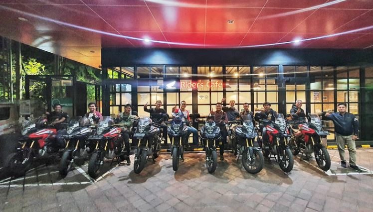 Pecinta Honda CB150X Kopdar di MPM Riders Café Surabaya