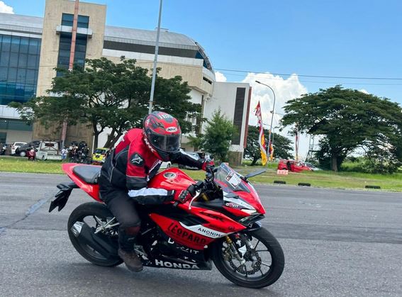 MPM Honda Ajak Konsumen CBR250RR Fun Riding Di Sirkuit GBT Surabaya