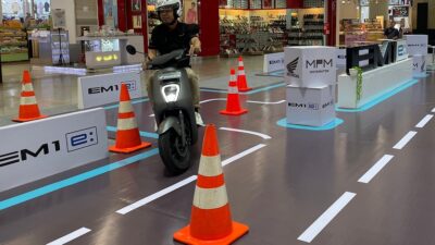 MPM Jatim Ajak Tes Honda EM1 e Dalam Mall
