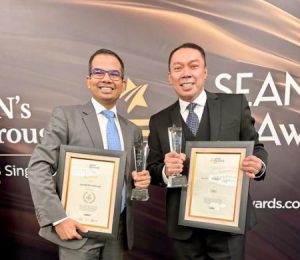 Dirut Jasa Raharja Rivan A Purwantono Dua Besar Profesional Terbaik ASEAN Risk Awards 2023