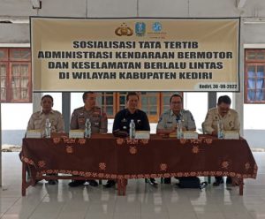 Tim Pembina Samsat Kediri Sosialisasi Tata Tertib Administrasi Ranmor & Keselamatan Berlalu Lintas di Kec Ngadiluwih