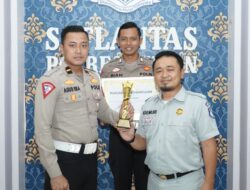Jasa Raharja Serahkan Trophy Juara 1 Nataru 2023/2024 Satlantas Polres Tuban