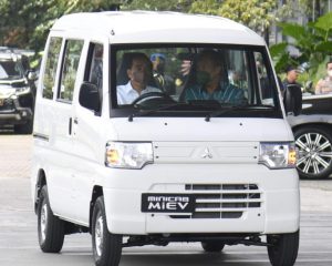 Jokowi Jajal Mitsubishi MiEV Listrik