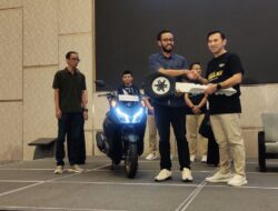 Wajah Sumringah Konsumen Pertama Yamaha Lexi LX155 di Jatim