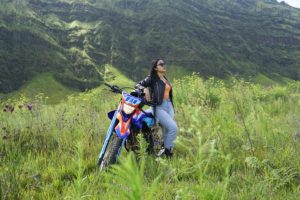 Lady Biker Malang Hobby Naik Yamaha WR155R