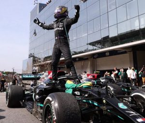 Mesin Baru Hamilton Kandaskan Verstappen di Brazil