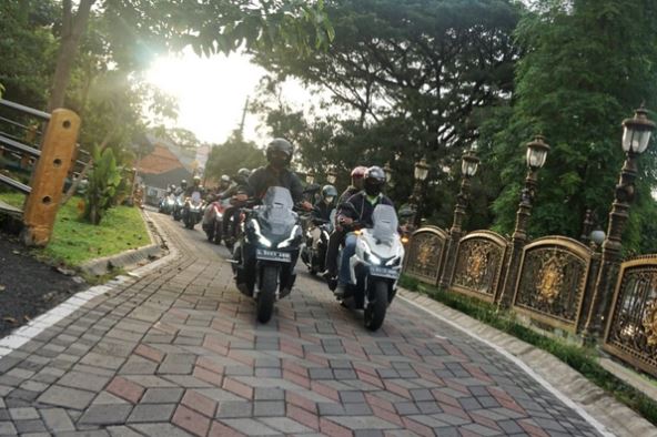MPM Honda Ajak Bikers ADV160 Ngabuburide Nyaman Bersama Skutik Penjelajah