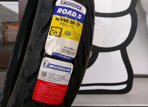 Sambut Mudik Michelin Beri E-Card & Topi