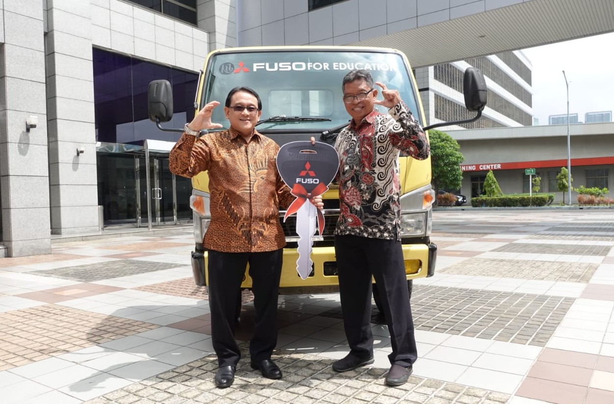 Mitsubishi Fuso Donasi Truk EURO