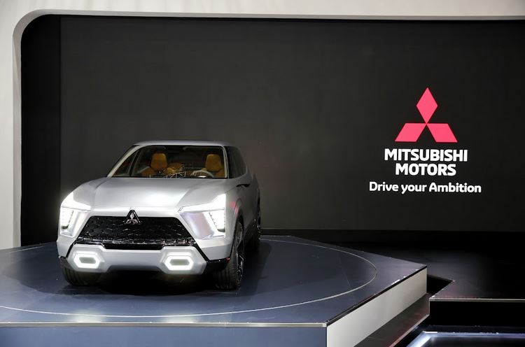 Mitsubishi XFC Concept 4 Mode