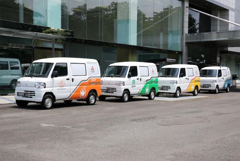 Buktikan Ketangguhan Minicab MiEV, Mitsubishi Gaet 4 Perusahaan Logistik di Indonesia