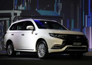 PLN – Mitsubishi Sediakan Home Charging Pengguna Outlander PHEV