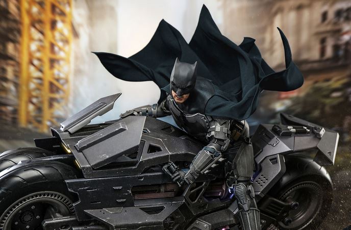Batman Batcycle Cari Aman