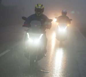 Safety Riding MPM Honda Jatim Bagi Kiat Cari_Aman Berkendara Saat Hujan Angin