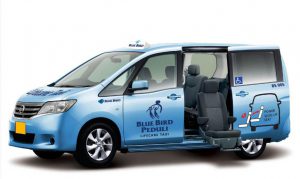 Taxi Nissan Serena Difabel Bluebird Raih Penghargaan MURI
