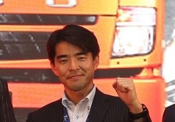 Nobukazu Tanaka Ganti Presdir KTB Fuso Naoya Takai