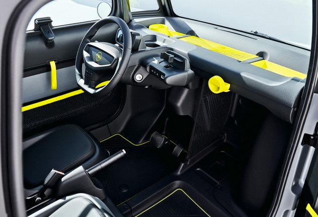 Microcar Opel Rocks-e interior