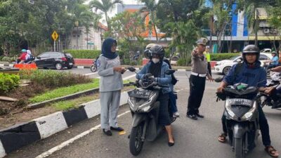 Operasi Gabungan Samsat Surabaya Edukasi Masyarakat Taat Pajak