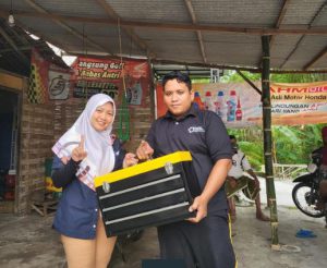 Yayasan AHM Bantu Peralatan Bengkel Alumny SMK Binaan MPM Honda