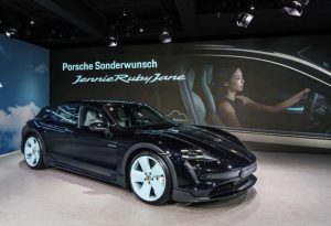 Porsche Jennie BLACKPINK Personalisasi Taycan 4S Cross Turismo