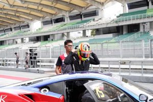 Asyik Rio Haryanto Balapan Lagi, Pakai Ferrari!