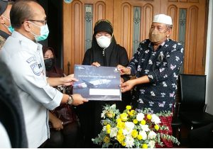 Jasa Raharja Jatim Serahkan Santunan Korban Srwijaya Air SJ182