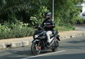 Meski Motornya Jarang di Jalanan, Suzuki Peduli Keselamatan Bikers