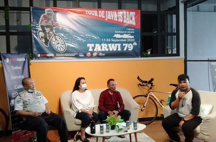 Tarwi Disambut Hangat Tour de Java Etape 6 Bandung