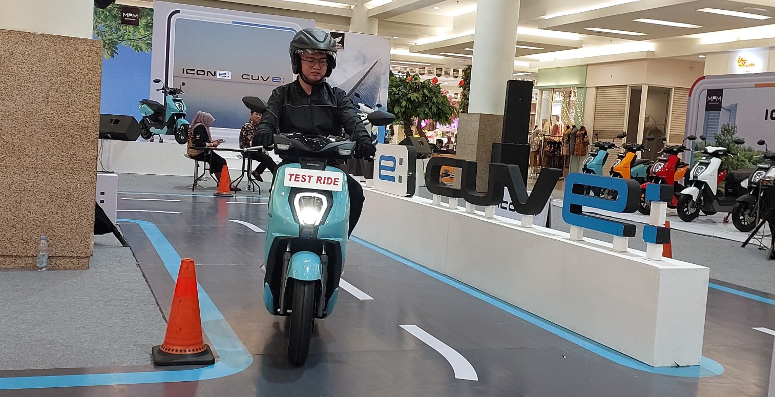 Test Ride Motor Mall Honda CUV e ICON