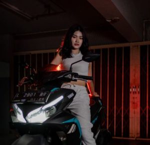 Kaum Hawa Gandrungi All New Yamaha Aerox Connected Handal & Lincah