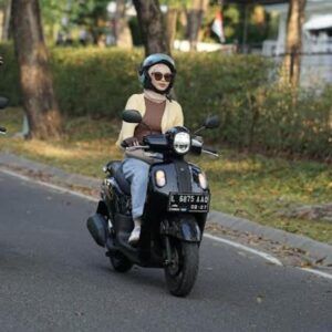 Nih Tips Wanita Tampil Stylish Saat Riding Ala Yamaha STSJ