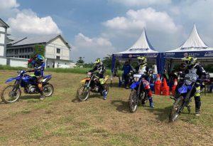 Yamaha STSJ Ajak Rider Blu Cru Offroad Riding Experience