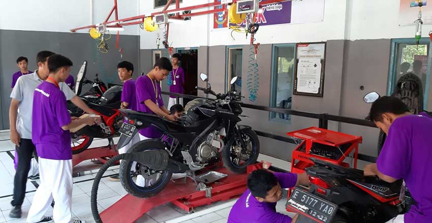 Oltek Hadir Di SMK Karya Nasional Kuningan Jawa Barat