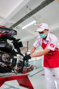 Sambut Imlek MPM Honda Beri Angpao Servis Motor di AHASS